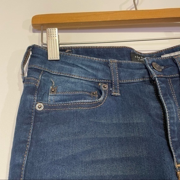 Aeropostale High Waisted Jegging Jeans Size 2 - Picture 5 of 9